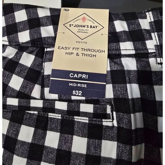 St. Johns Bay Womens Black & White Gingham Capri Pants 16P Mid-Rise Easy Fit Thr - Picture 6 of 7